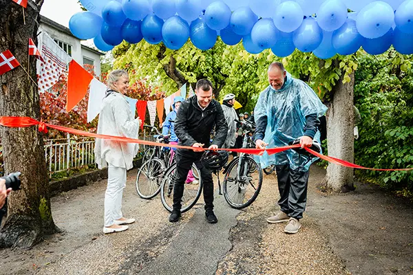 Cykelnet snoren klippes